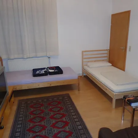 Habitación en casa particular Naehe Messe - Agency