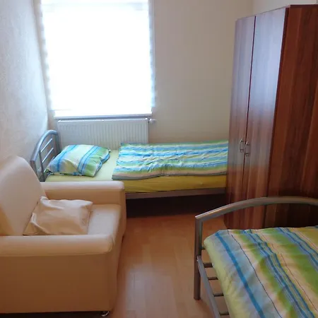 Habitación en casa particular Naehe Messe - Agency